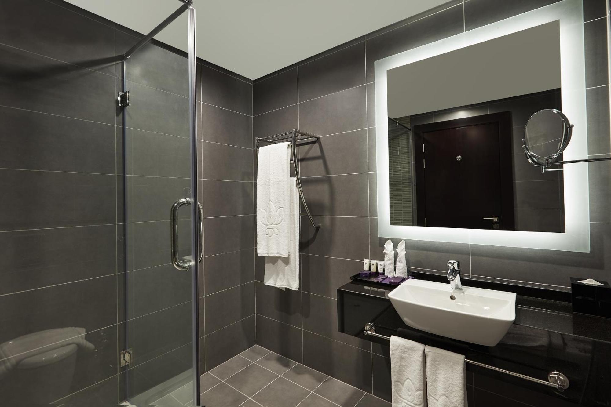 Standard Room Canal View, 20% off food and beverage, excluding signature dishes, 20% off Laundry and 10% off Spa